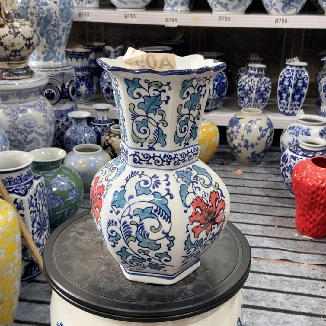 摆件花瓶手绘釉下彩