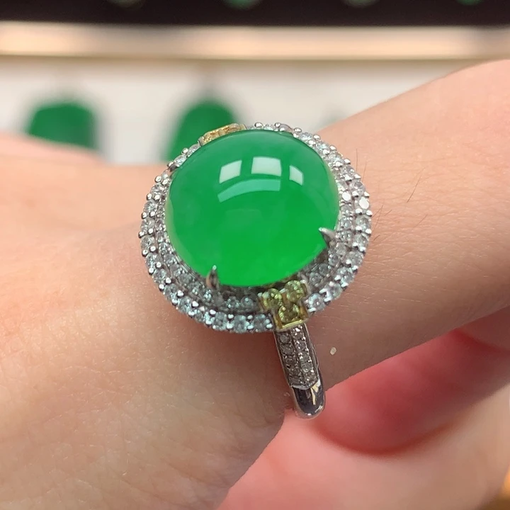 18K金镶嵌戒指翡翠翡翠