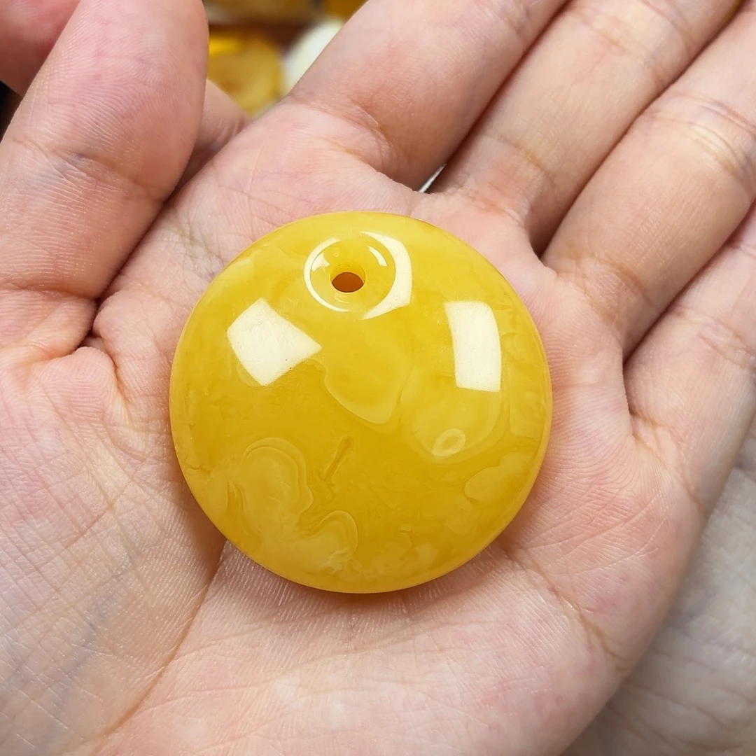 萍***姐未镶嵌颈饰蜜蜡浓蜡公主扣