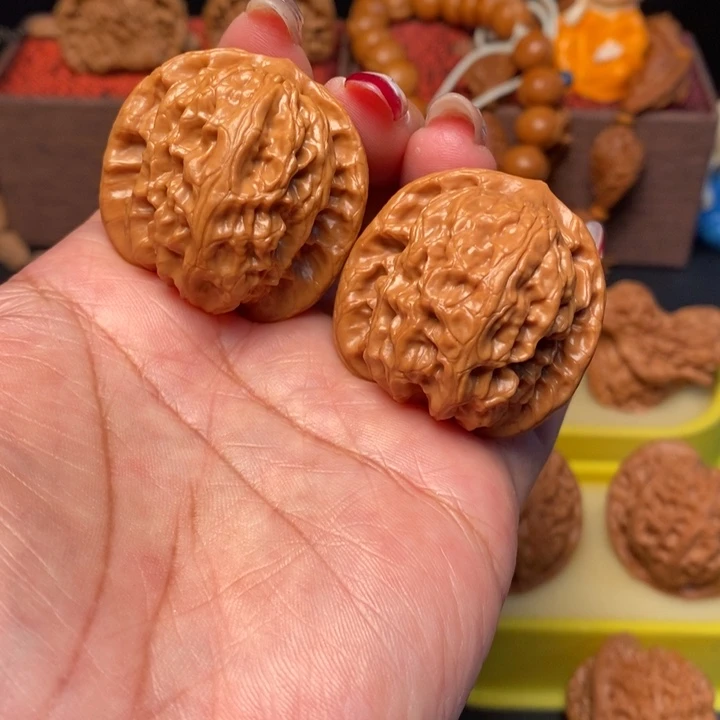 文玩核桃吊坠38全品野狼