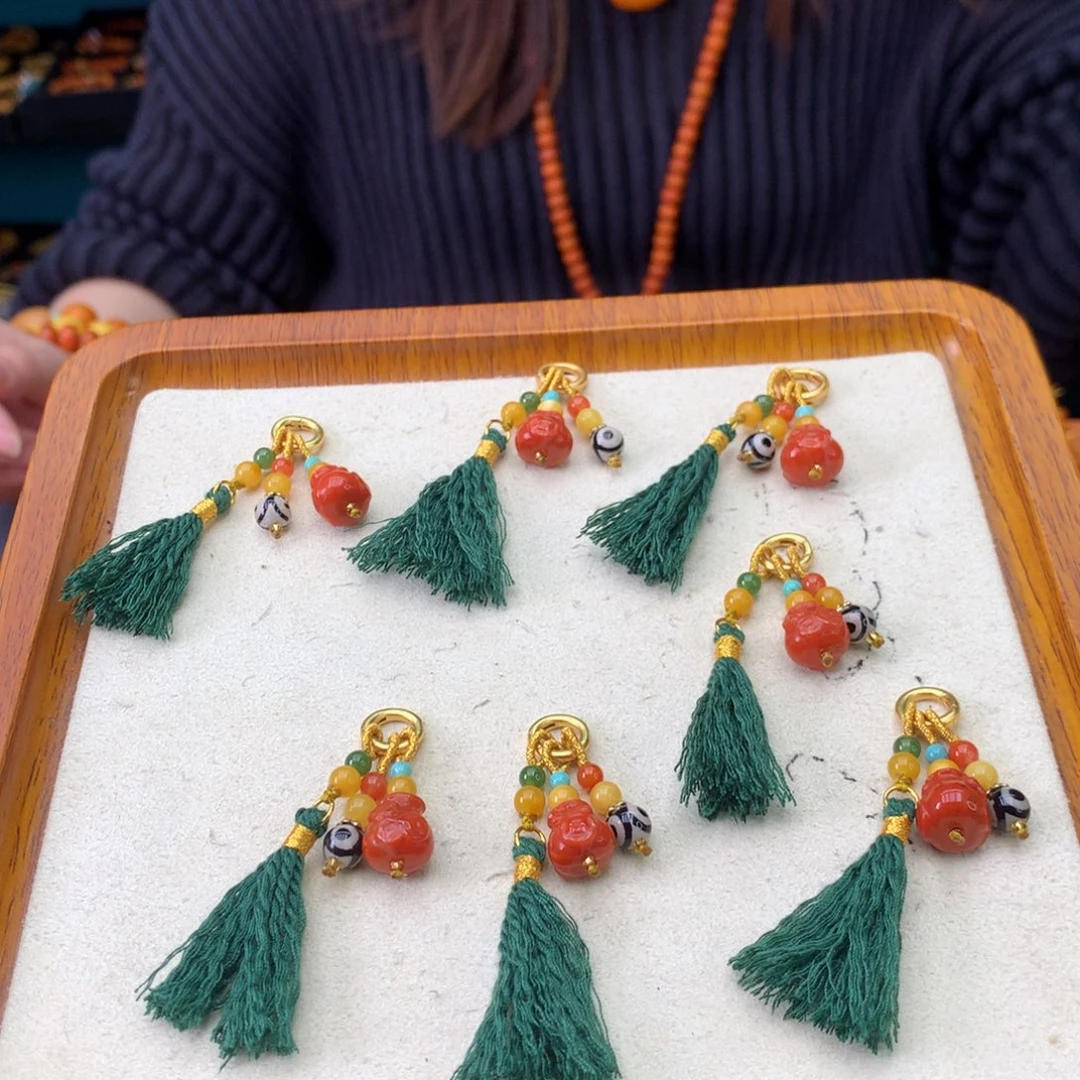 蜜蜡未镶嵌吊坠(不含链)多样性发一