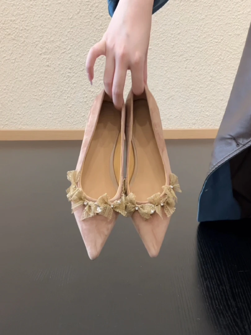 Pokoy-3cm法式气质尖头设计感蕾丝水钻蝴蝶结浅口粗跟通勤单鞋