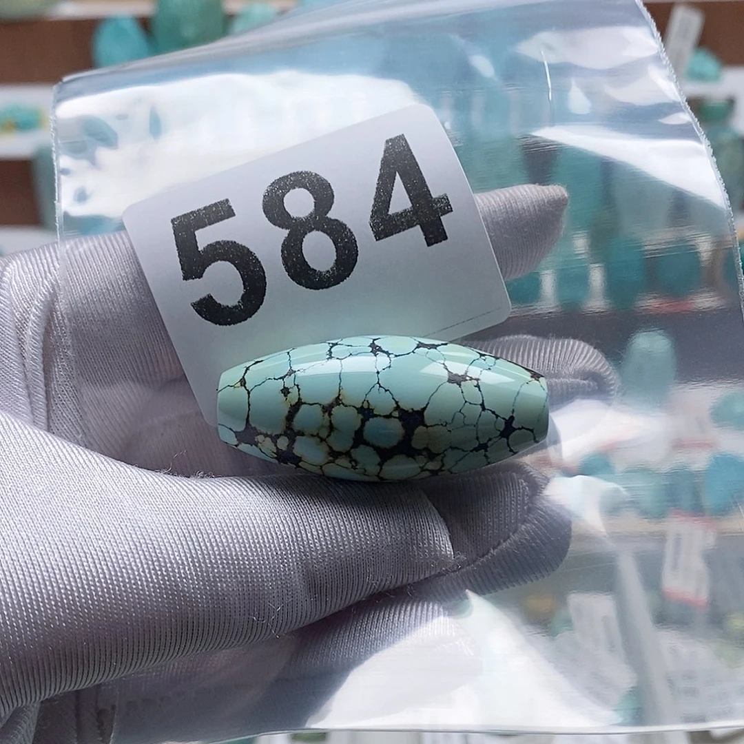 逆***转绿松石未镶嵌珠宝奇石