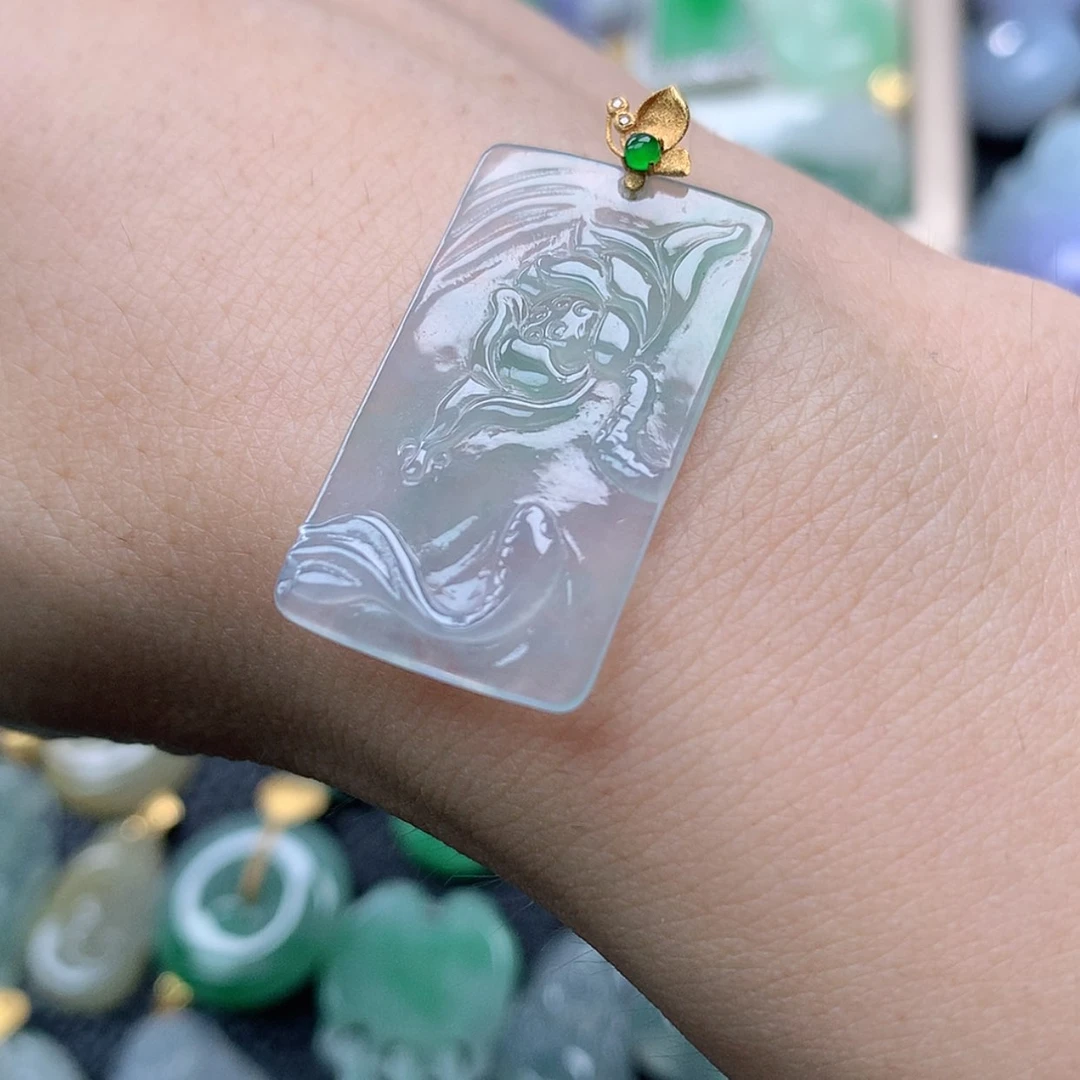 【闪购商品】翡翠18K金镶嵌吊坠(赠链)