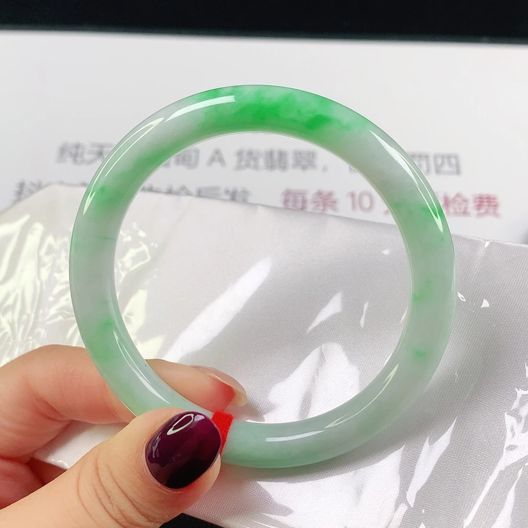 翡翠手镯未镶嵌缅甸天然555