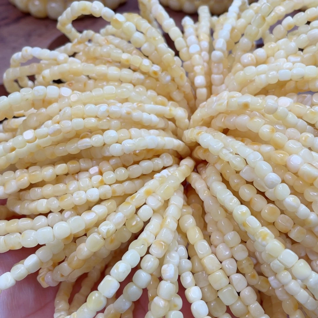 蜜蜡未镶嵌手串多样性发其中一个