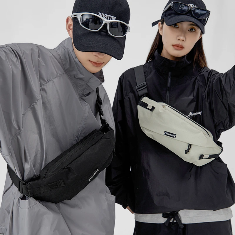 男士斜挎单肩包挎包男款外出胸包新款休闲运动包包大容量骑行背包