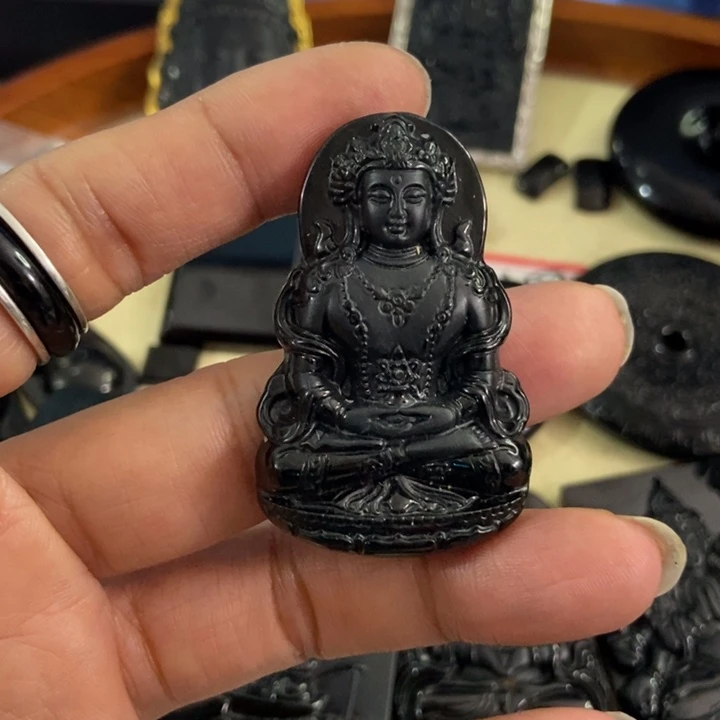 翡翠颈饰未镶嵌墨翠度母