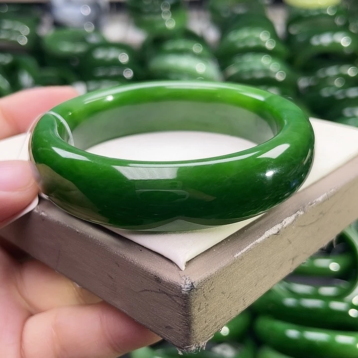 未镶嵌手镯和田玉（碧玉）