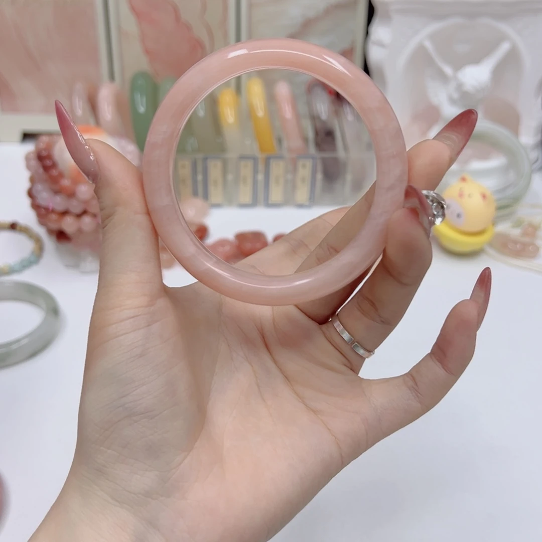 社***人石英质玉未镶嵌手镯