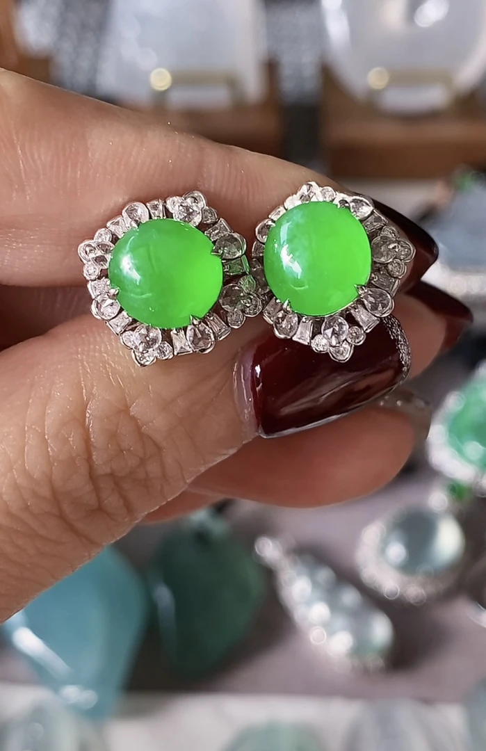 【博桉翡翠】18K金翡翠蛋面耳钉