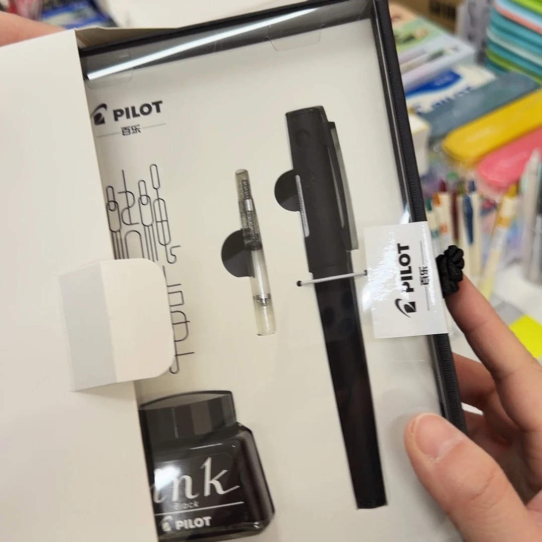 百樂探索者磨沙黑F尖