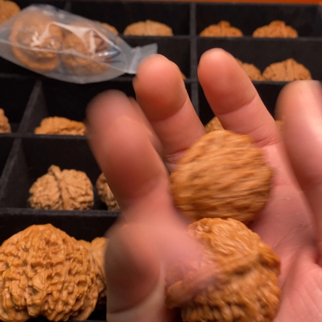 猴头核桃吊坠︶***澐三角白