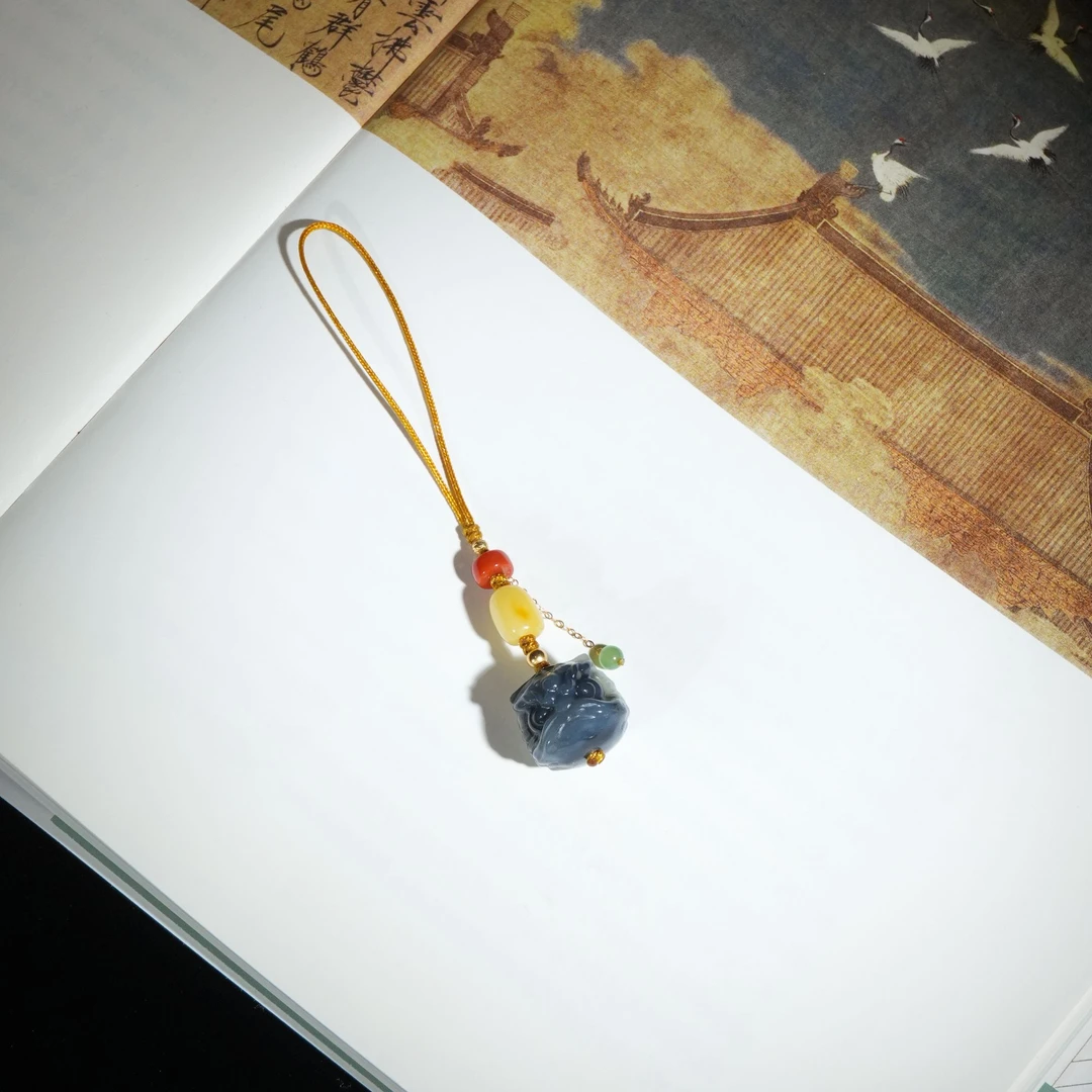 【梁姐妹】和田玉18K金手机链*新疆青花料黑白分明细润油多样性发一