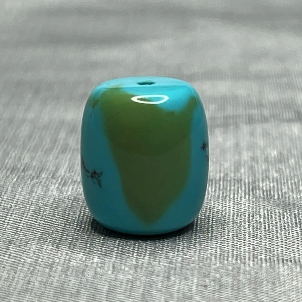 特色高瓷蓝桶珠，尺寸9.7x11.2mm重2.38克