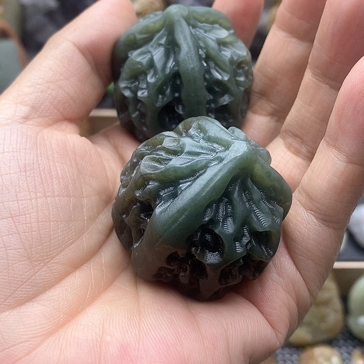 颈饰未镶嵌和田玉（糖玉）花**落