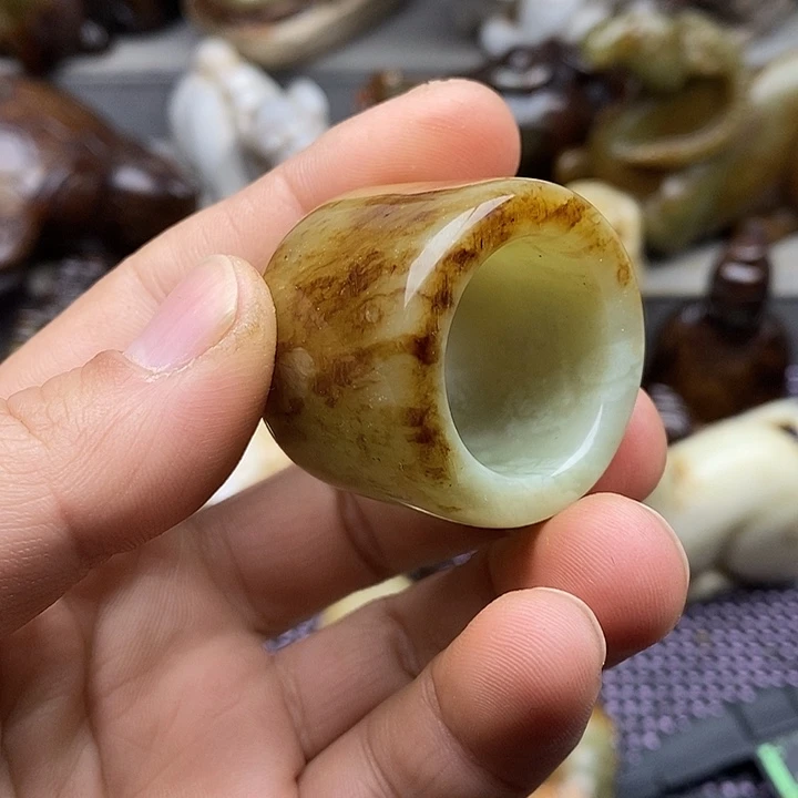 未镶嵌蛇纹石玉颈饰