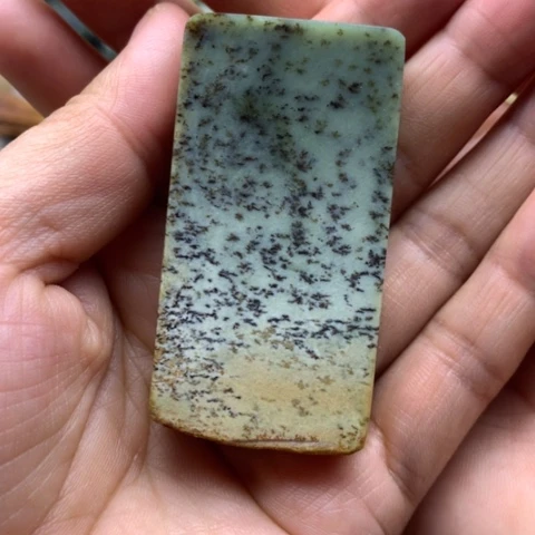 【闪购商品】未镶嵌岫岩河磨玉（透闪石质玉）挂件
