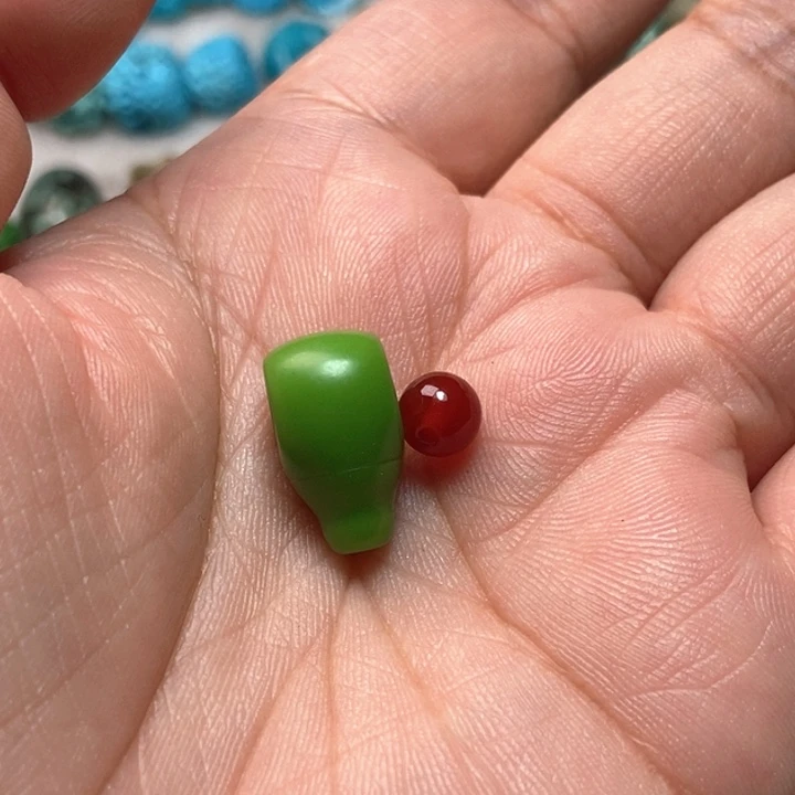 颈饰未镶嵌南红玛瑙