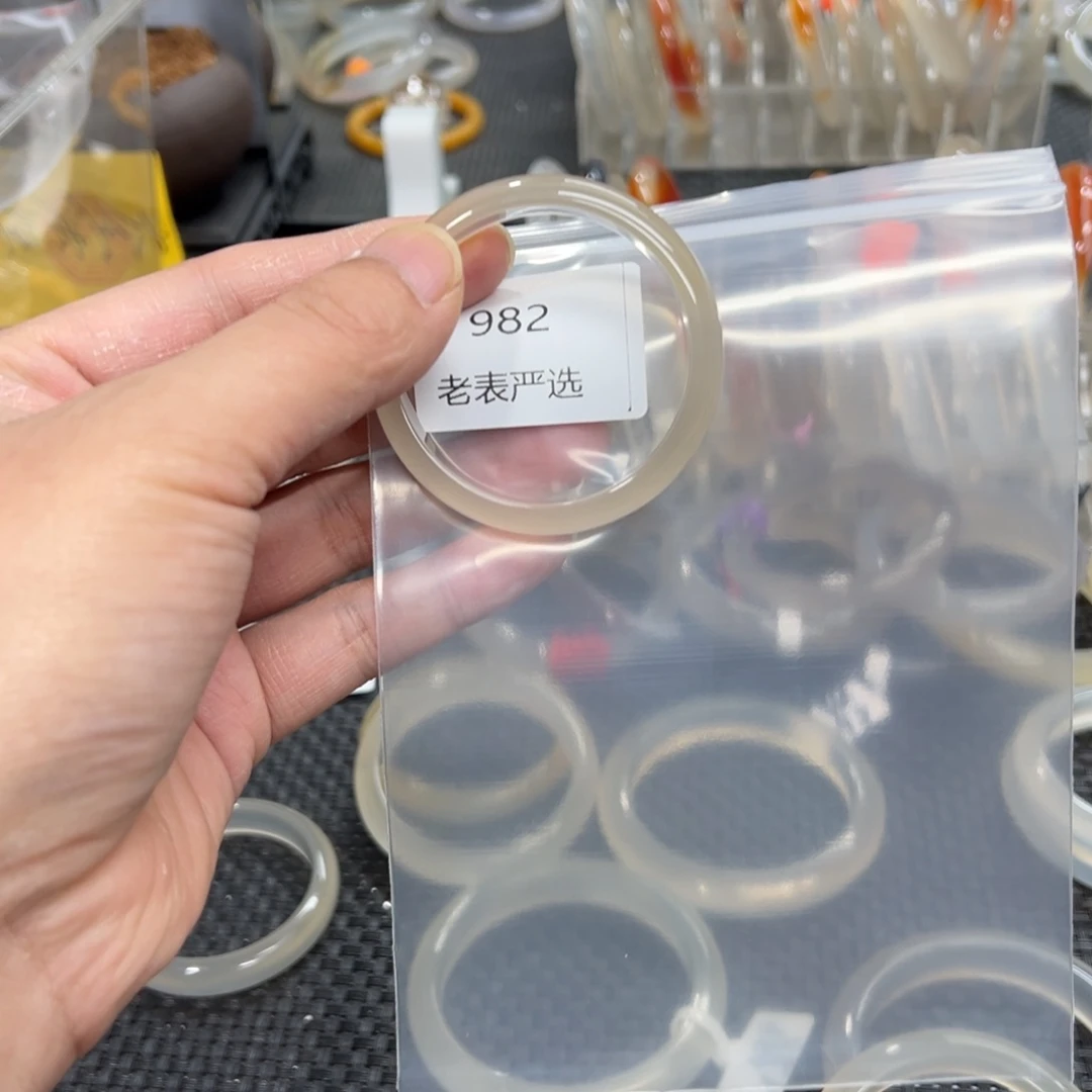 玛瑙/玉髓手镯未镶嵌?****✨48