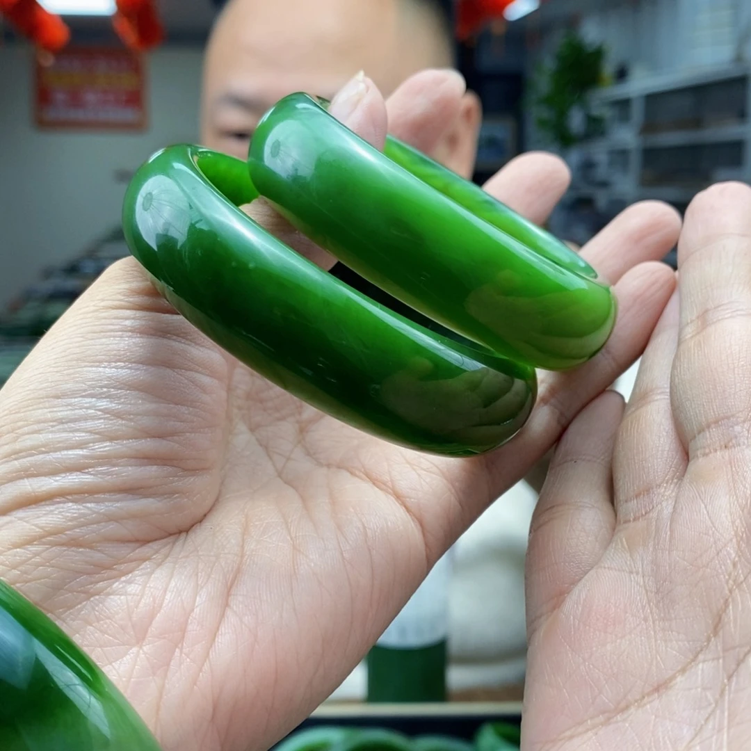 和田玉手镯未镶嵌多样性发货 拍一发一