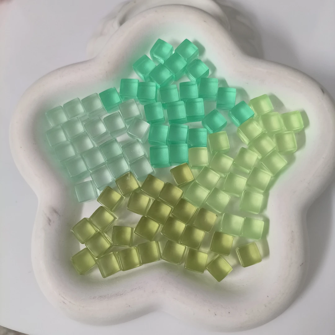 【 4选2 绿野仙踪】全夜小冰块 一包50颗  8mm夜光糖果色 创意diy