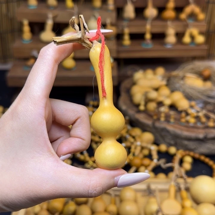 '***。刚吃饱回家密密麻麻