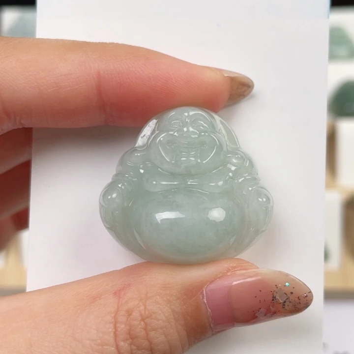 翡翠颈饰未镶嵌佛公