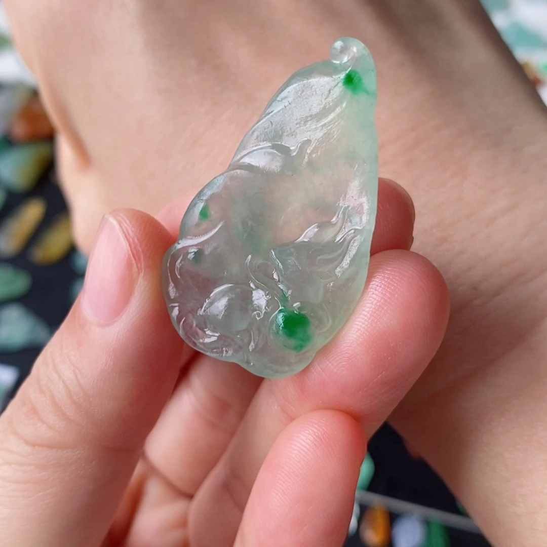 定制翡翠未镶嵌九尾狐
