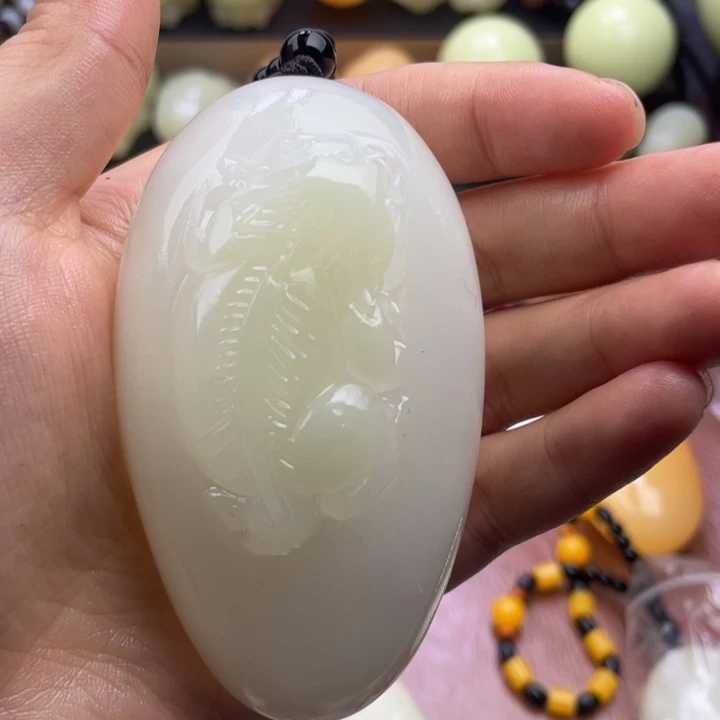 新***哥石材天然古青石手把件