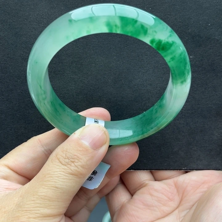 石英质玉未镶嵌手镯58.1