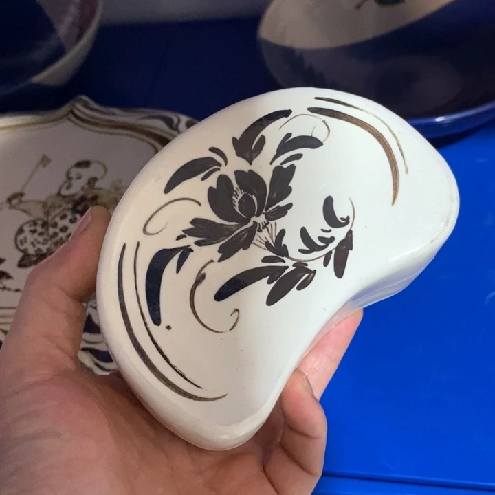 瓷片手绘把脉枕微瑕