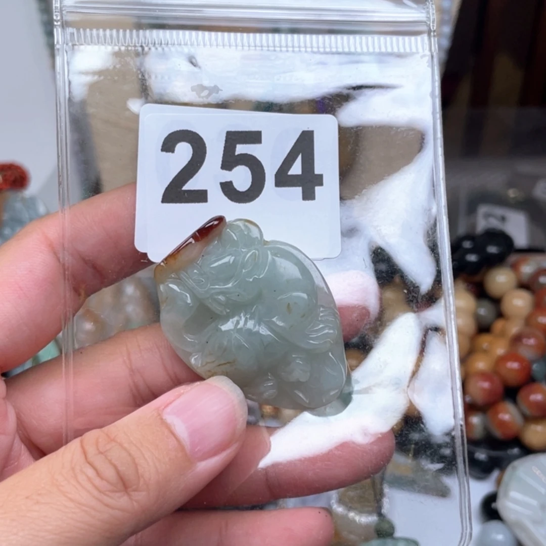 【闪购商品】翡翠颈饰未镶嵌z****l翡翠