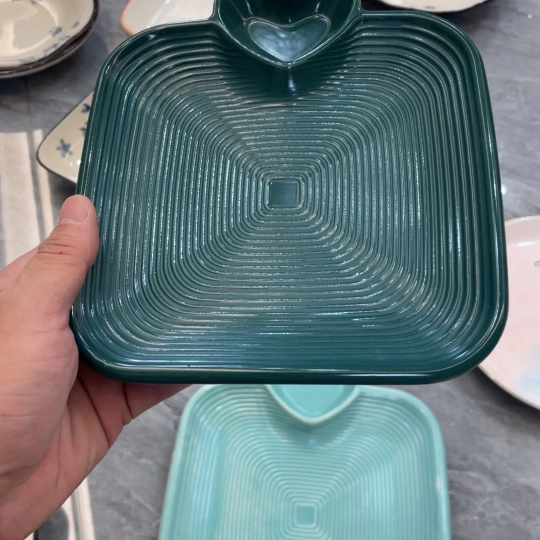 陶瓷微瑕餐具介意勿拍，满18飞！