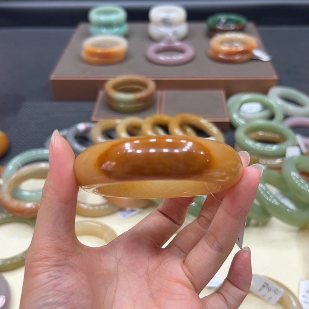 石英质玉手镯未镶嵌小*