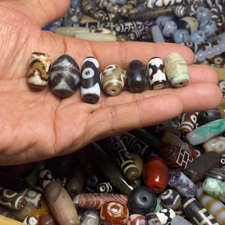 天然辰砂玛瑙吊坠