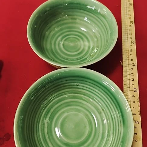 瓷片瓷片，各种摆件，均有瑕疵。沙锅！