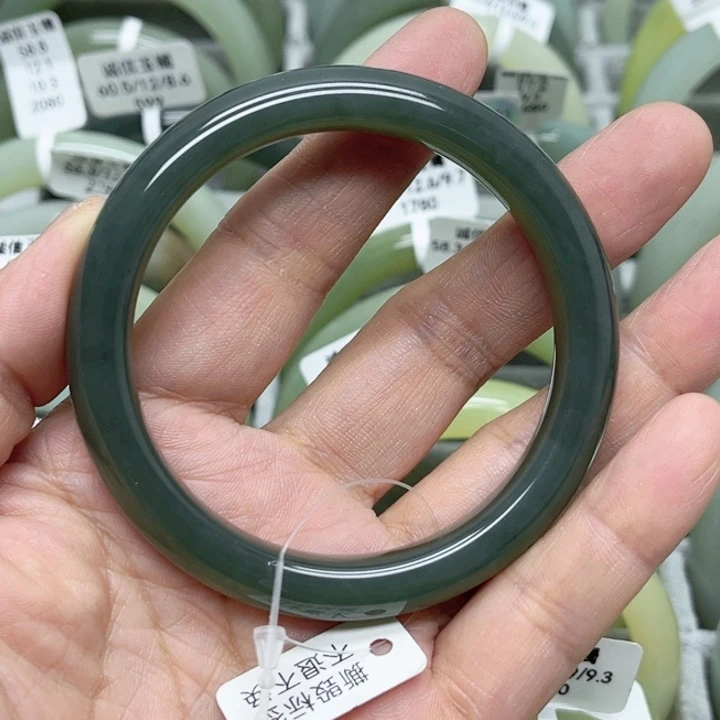 未镶嵌手镯和田玉（糖玉）