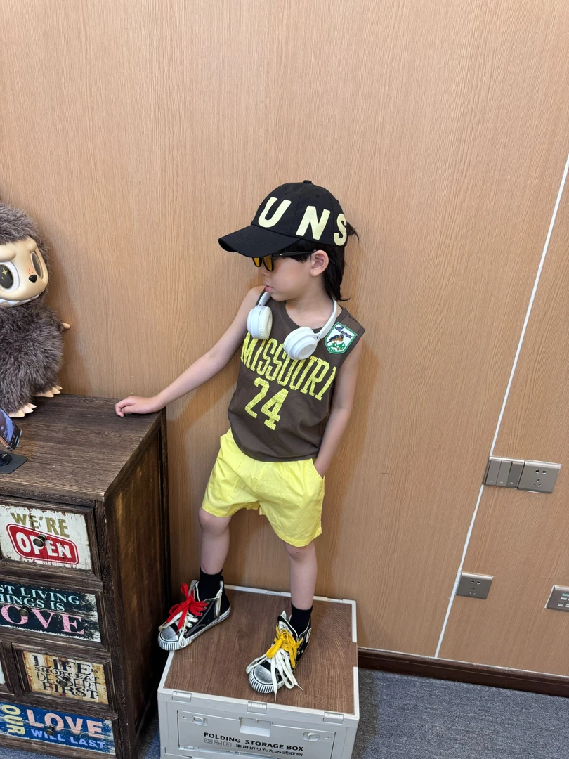 现令佳潮牌夏季儿童DD高定裂纹数字24棕色背心童装无袖宝宝2754