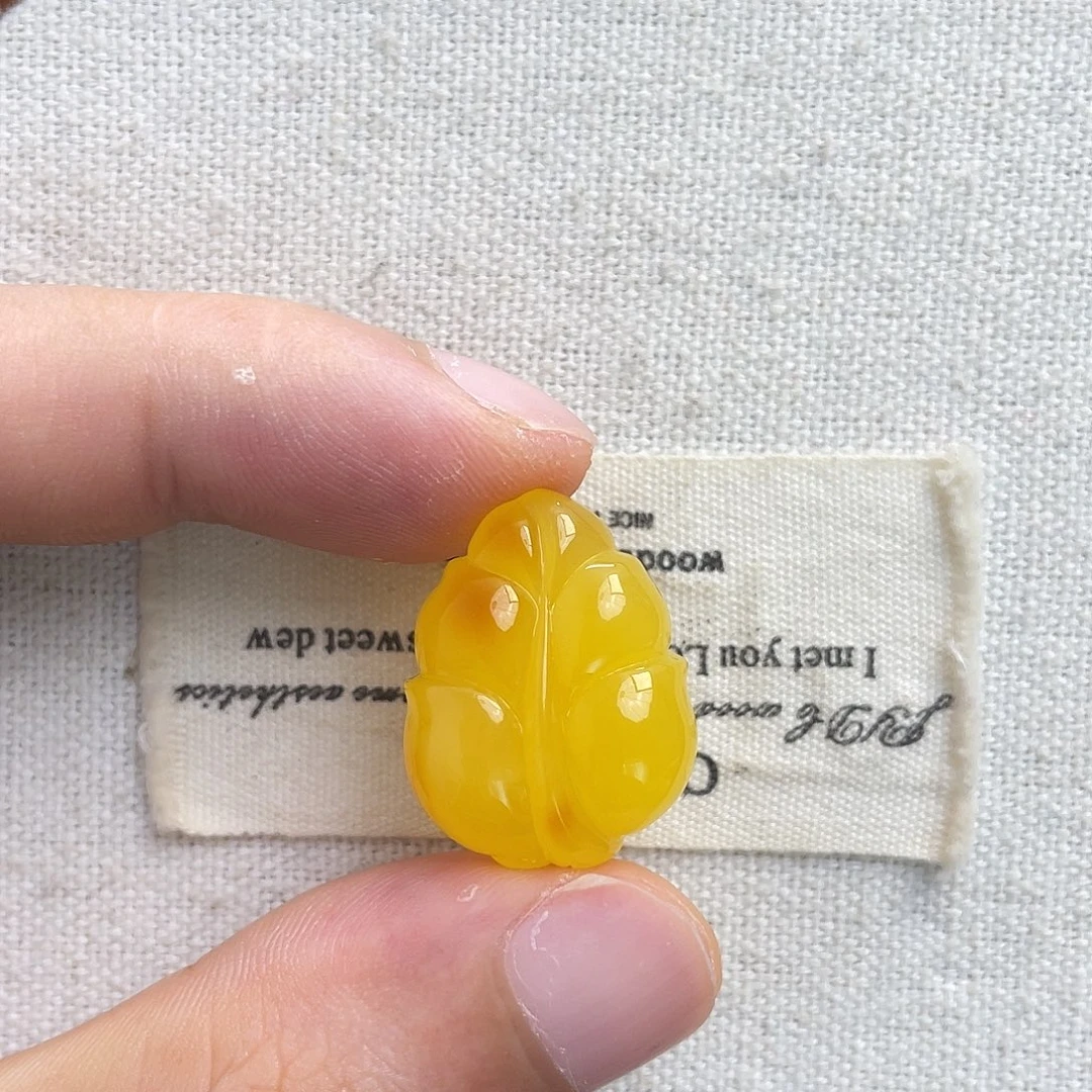 裸石琥珀未镶嵌叶子