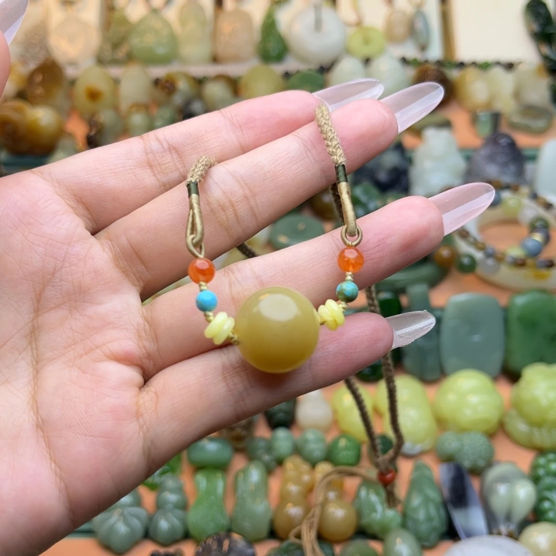 和田玉未镶嵌颈饰o****e