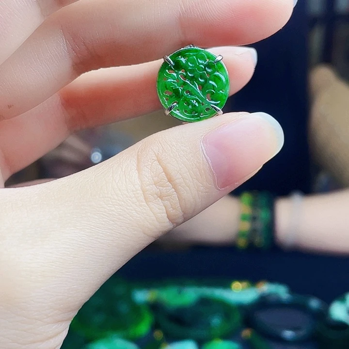翡翠银S925镶嵌颈饰多样性