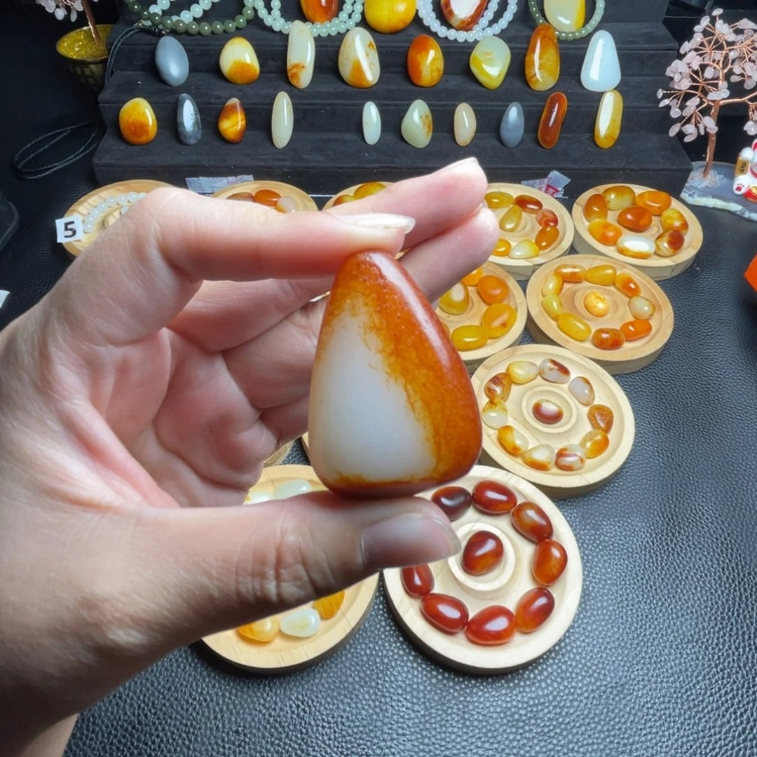 思***钱和田玉未镶嵌手链