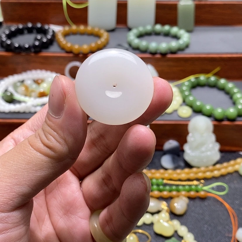 【闪购商品】吊坠(不含链)未镶嵌和田玉