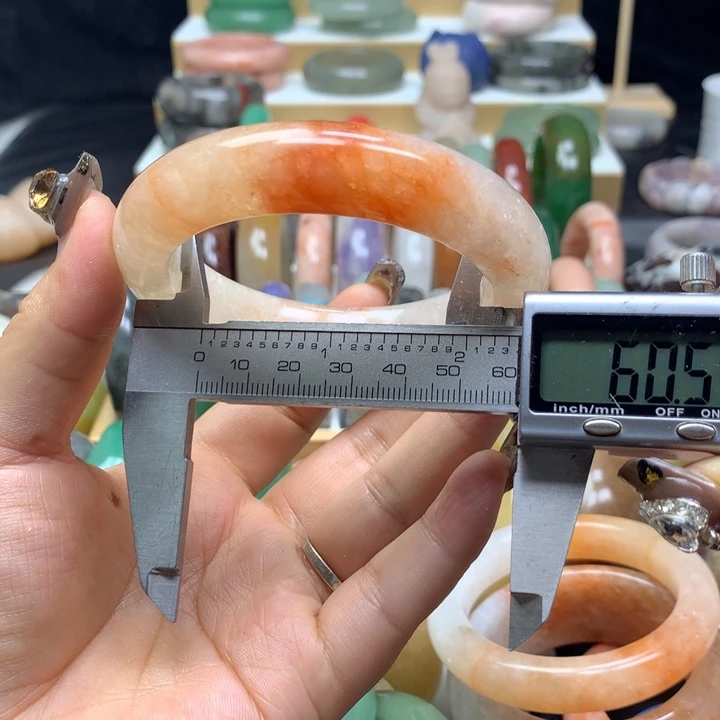 未镶嵌手镯石英质玉