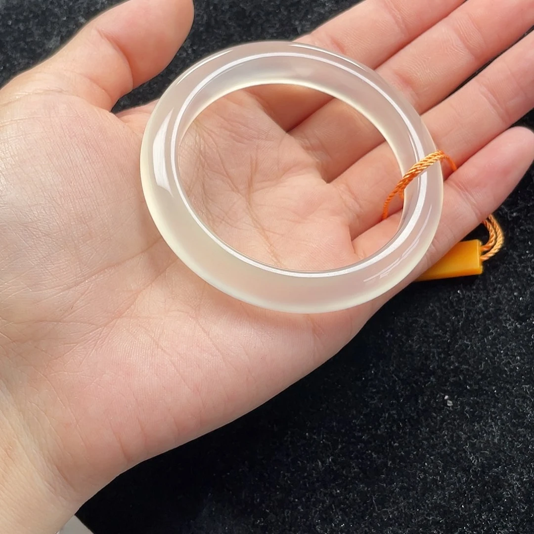 玛瑙/玉髓手镯未镶嵌唔**西