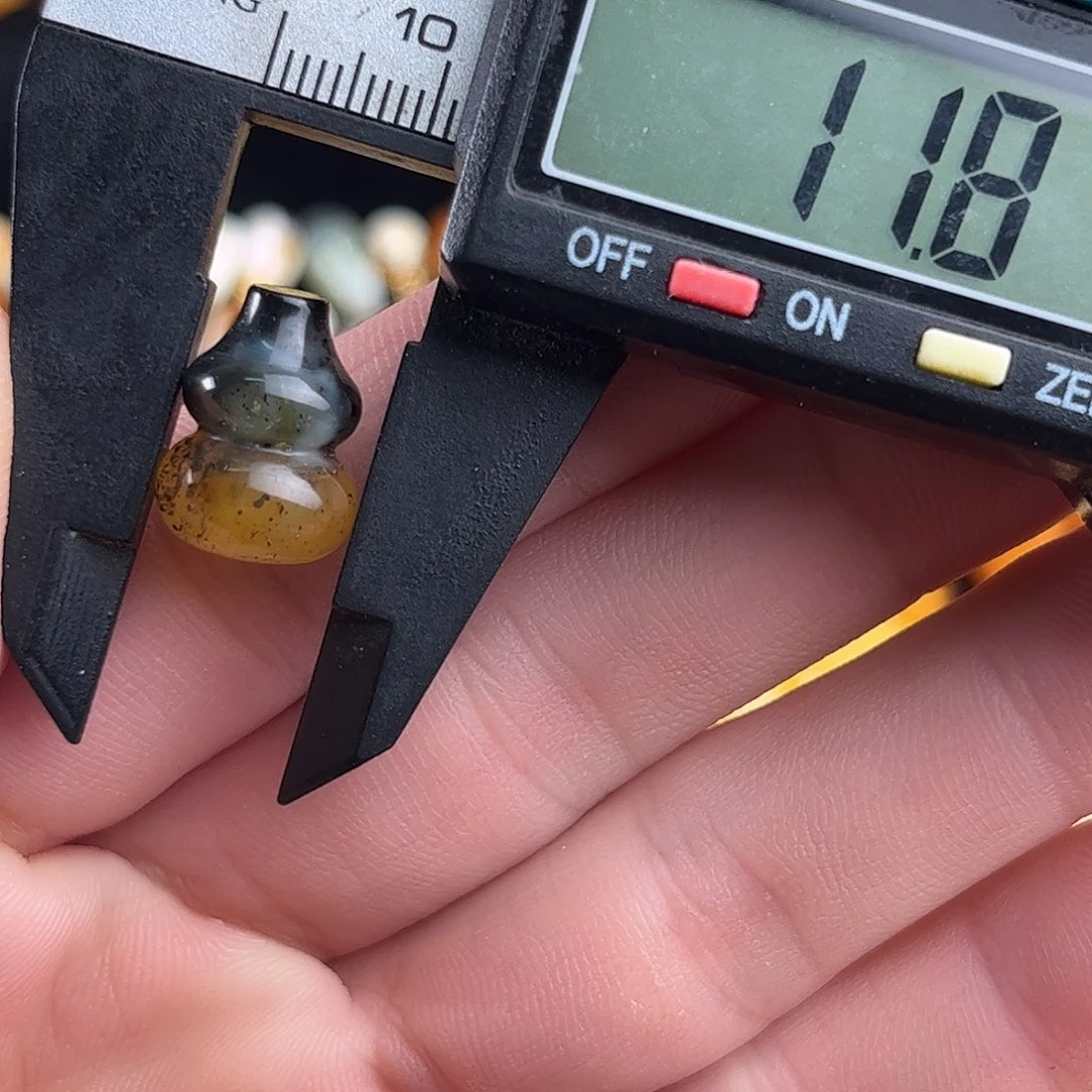 蜜蜡未镶嵌珠宝奇石