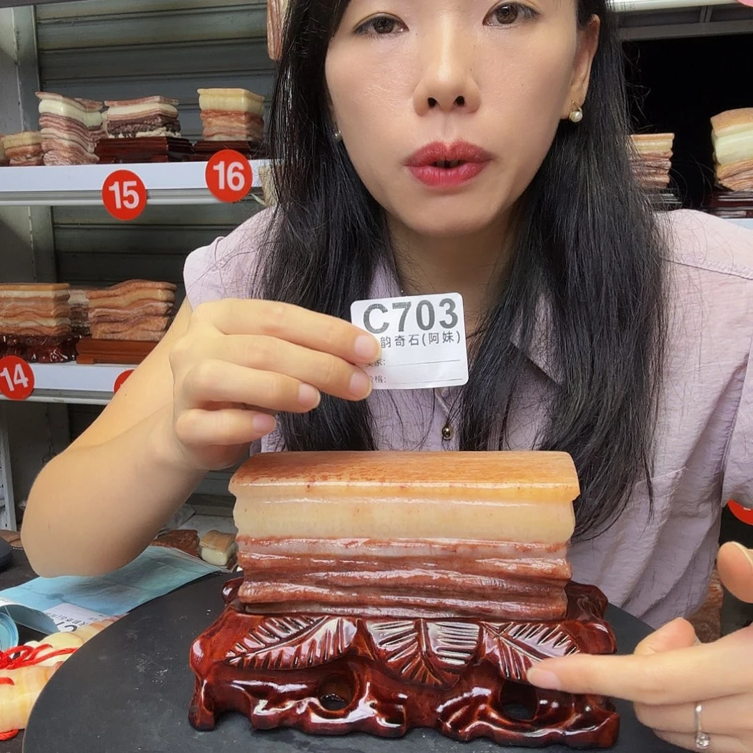 空***云石材广西天然猪肉石头