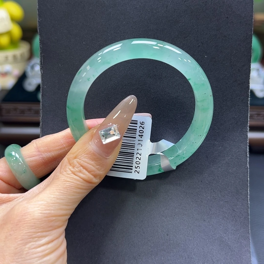 石英质玉（非洲翠）未镶嵌手镯52-53