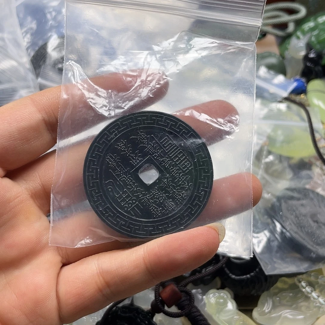 理***诚蛇纹石玉未镶嵌颈饰